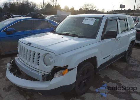 2015 Jeep Patriot Altitude Edition z USA, uszkodzony, nr VIN 1C4NJPBA3FD326104